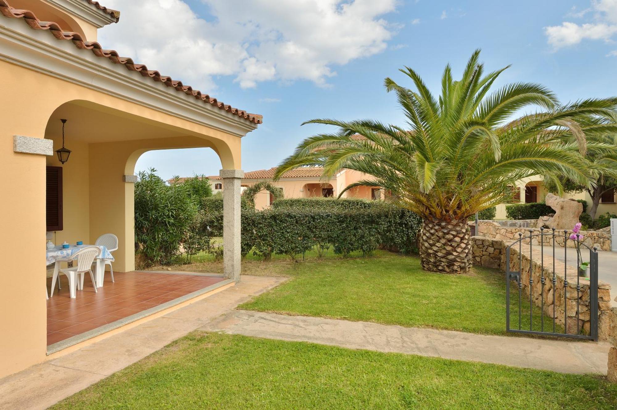Residence Le Canne Сан Теодоро Екстериор снимка