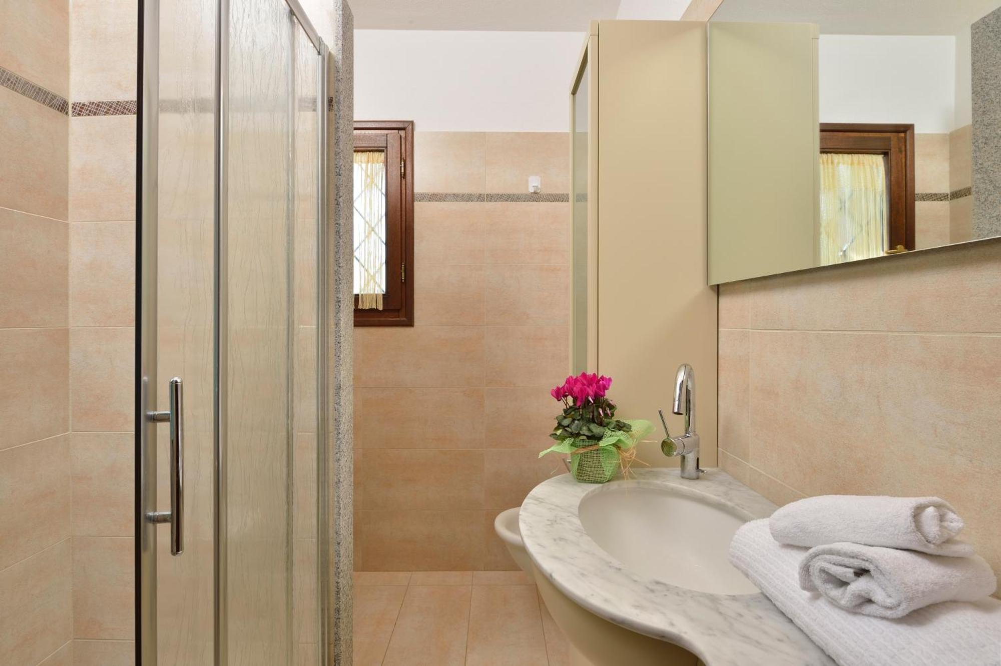 Residence Le Canne Сан Теодоро Екстериор снимка