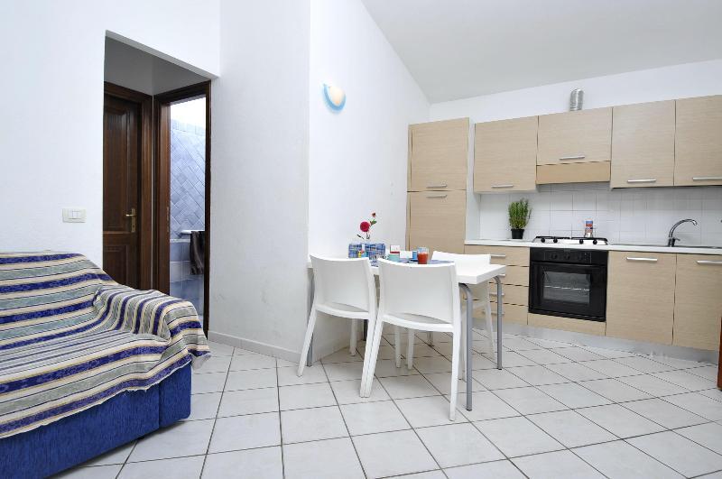 Residence Le Canne Сан Теодоро Екстериор снимка