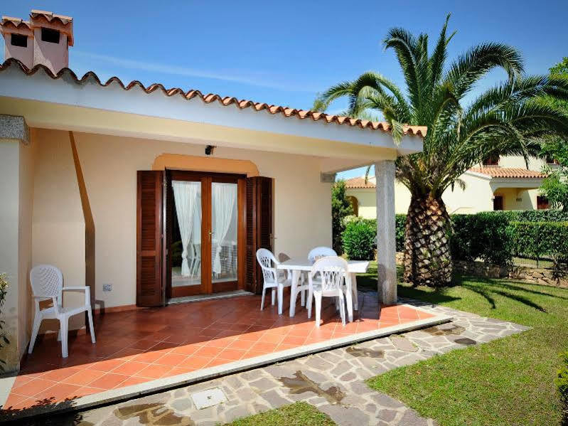 Residence Le Canne Сан Теодоро Екстериор снимка