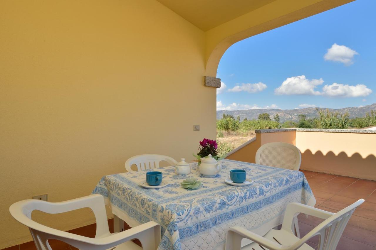 Residence Le Canne Сан Теодоро Екстериор снимка