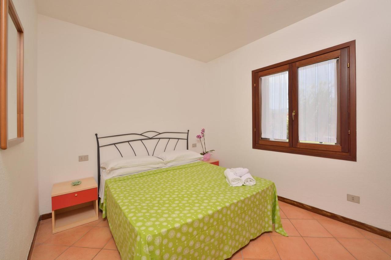 Residence Le Canne Сан Теодоро Екстериор снимка