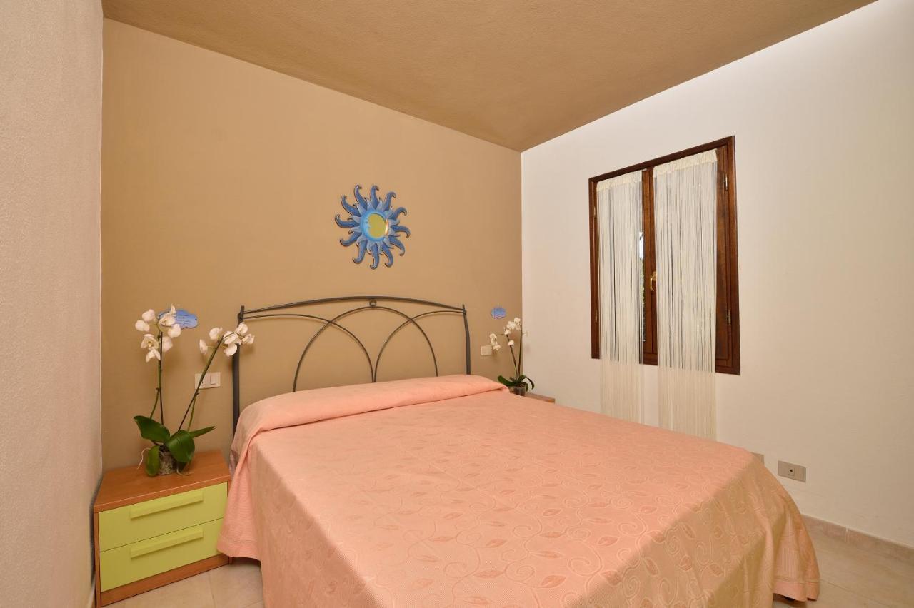 Residence Le Canne Сан Теодоро Екстериор снимка