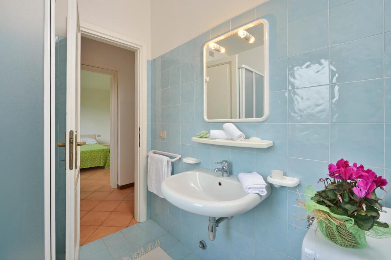 Residence Le Canne Сан Теодоро Екстериор снимка