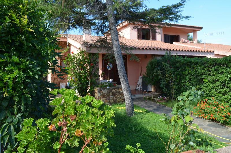 Residence Le Canne Сан Теодоро Екстериор снимка