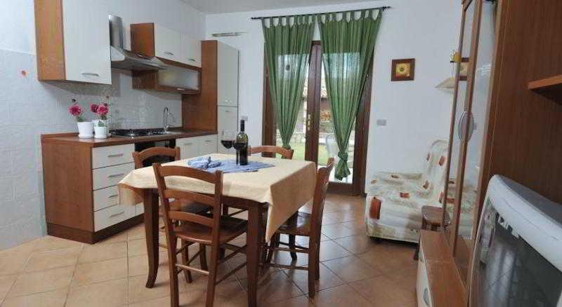 Residence Le Canne Сан Теодоро Екстериор снимка