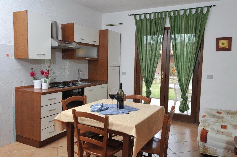 Residence Le Canne Сан Теодоро Екстериор снимка