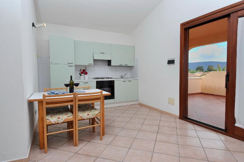 Residence Le Canne Сан Теодоро Екстериор снимка