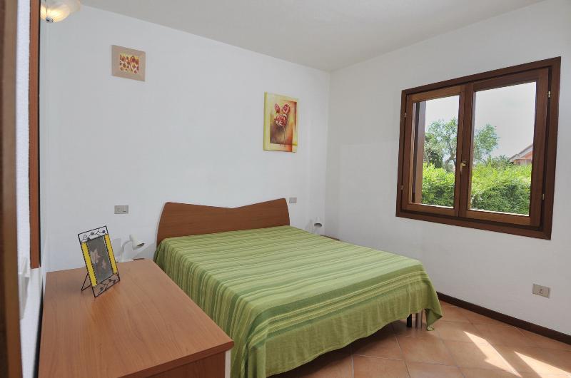 Residence Le Canne Сан Теодоро Екстериор снимка