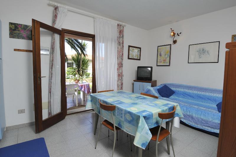 Residence Le Canne Сан Теодоро Екстериор снимка